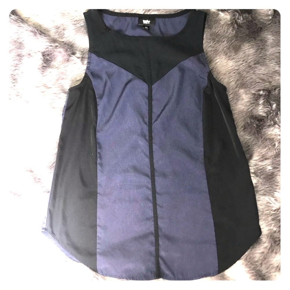 Sleeveless blouse